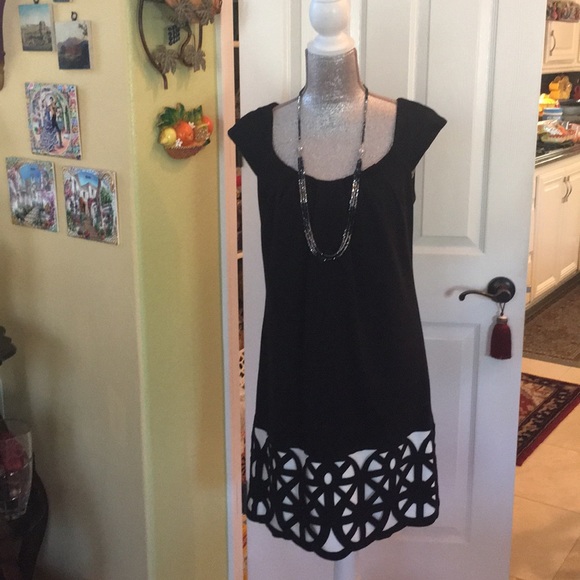 Maggy London Dresses & Skirts - MAGGY LONDON PRETTY DRESS,